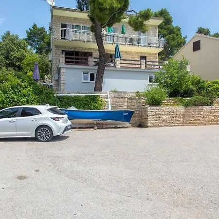 Marjan アパート ブラー