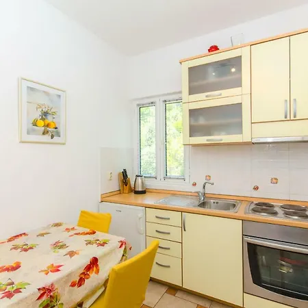 Marjan Apartment
